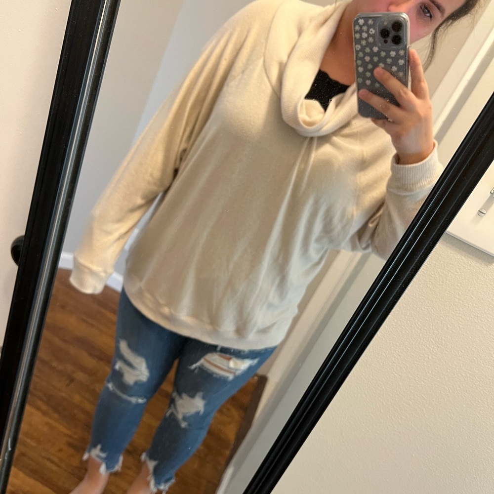 Express sweater! - Picture 4 of 4